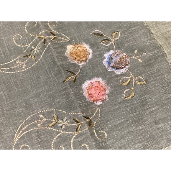Sheer Light Green Table Runner & Matching Mat Floral Embroidered 3D Carnations - Picture 6 of 16